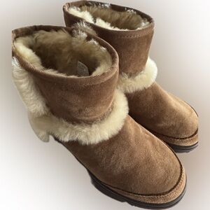 Ugg short Size 8